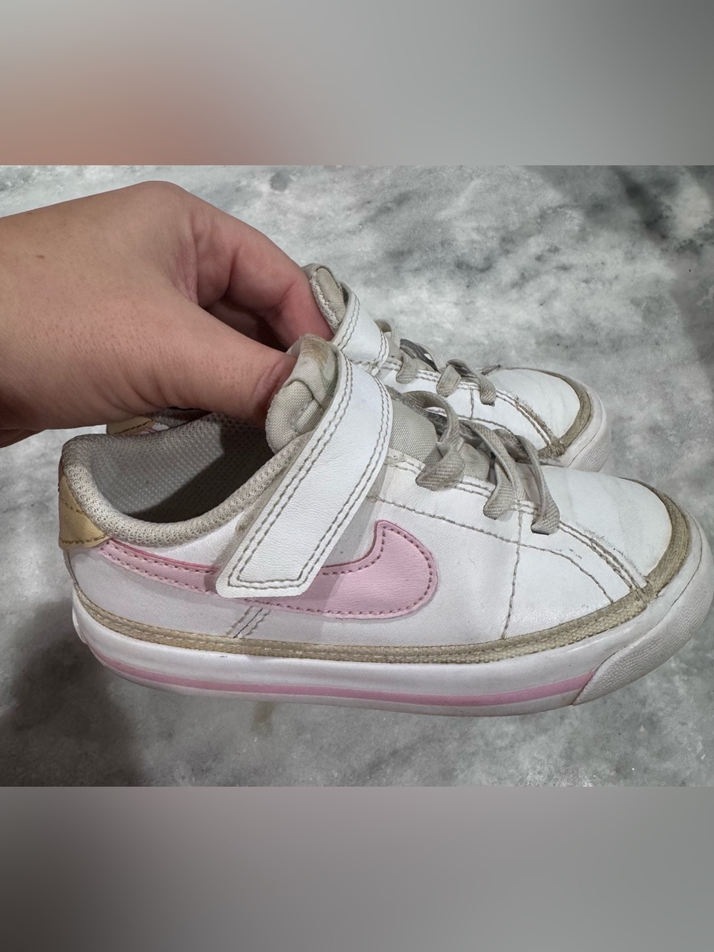 Nike Kids White and Light Pink Low-Top Velcro Sneakers
